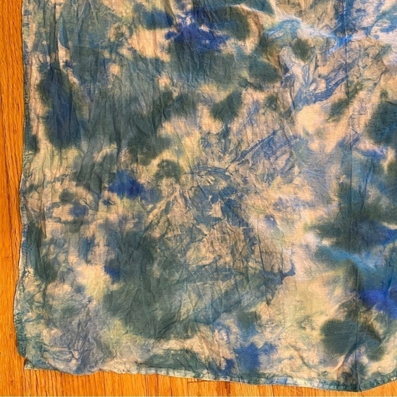 Organic cotton scarf, one of a kind art to wear tie dye square, blue and green - Picture 4 of 8